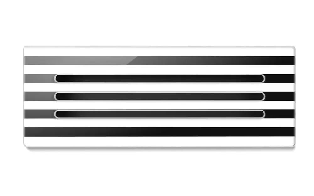 Fränkische Designgitter in Schwarz und Weiß mit mehreren horizontalen Streifen. Eignet sich zur Abdeckung und Belüftung in modernen Innenräumen.
